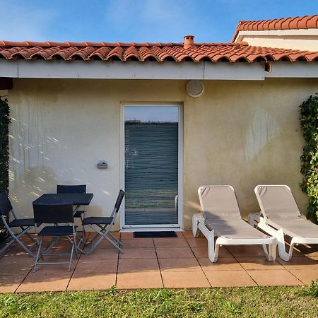 Allotel Fos-sur-Mer Exteriör bild