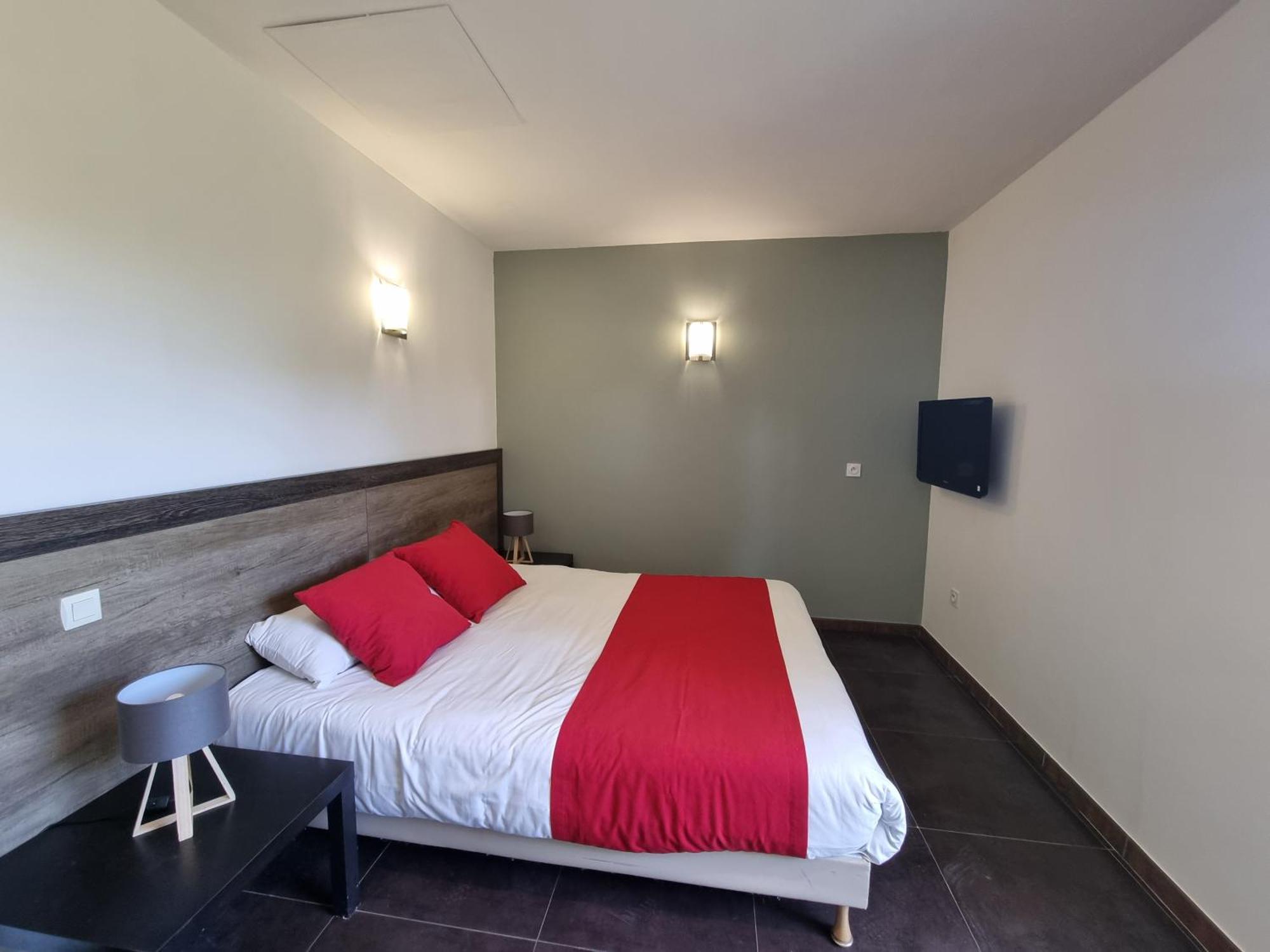 Allotel Fos-sur-Mer Exteriör bild