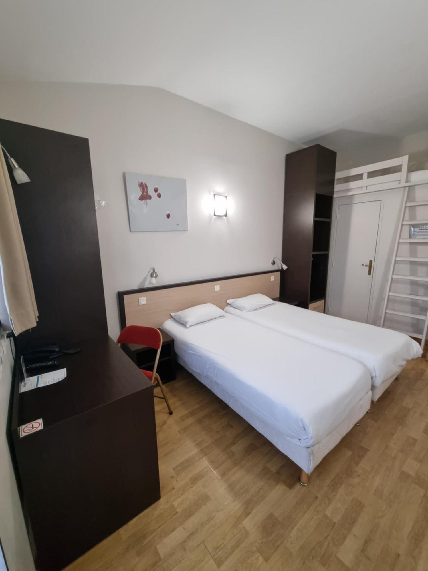 Allotel Fos-sur-Mer Exteriör bild